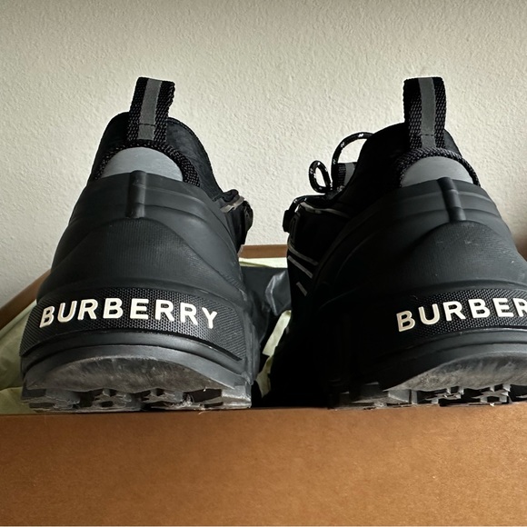 Black - Picture 3 of 3